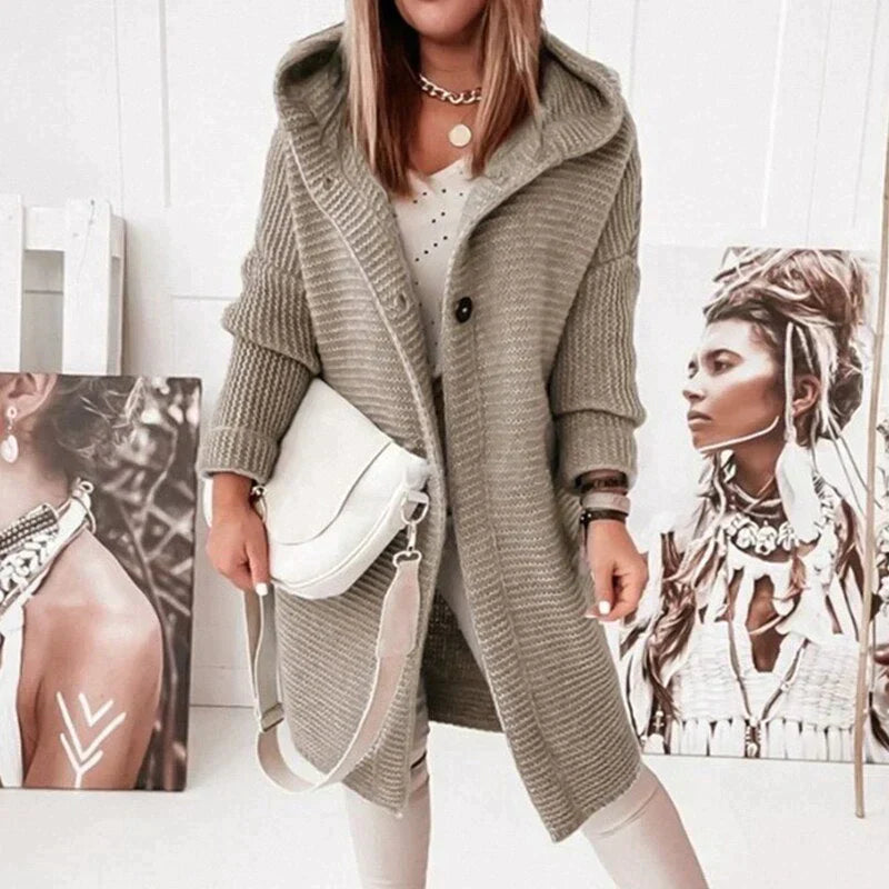 Cardigan lungo in maglia con cappuccio — Giacca lunga e calda