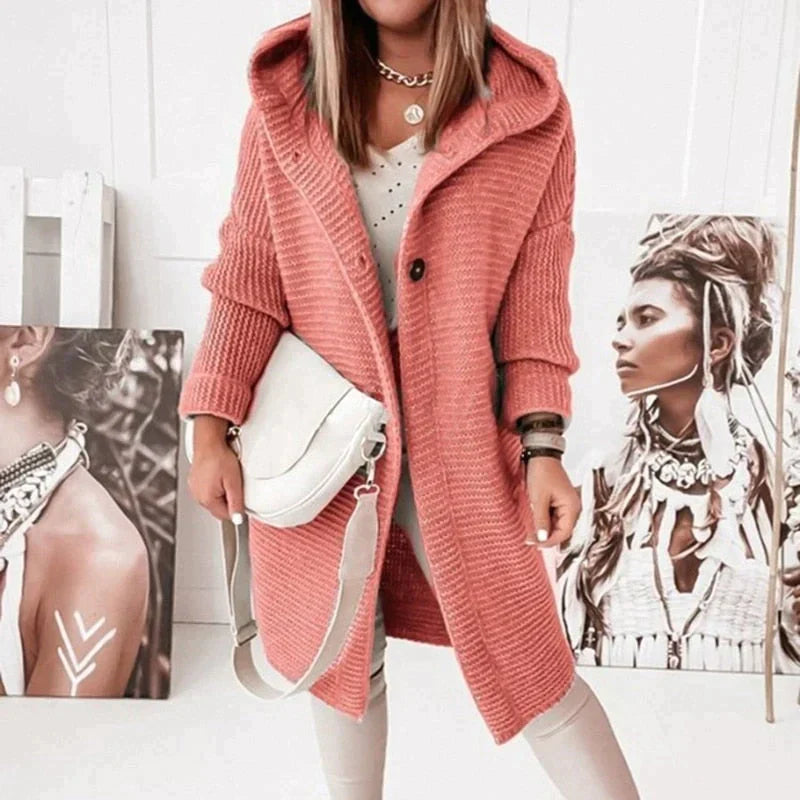 Cardigan lungo in maglia con cappuccio — Giacca lunga e calda