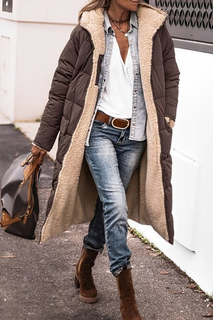 Cappotto lungo con cappuccio e interno teddy — Cappotto caldo invernale