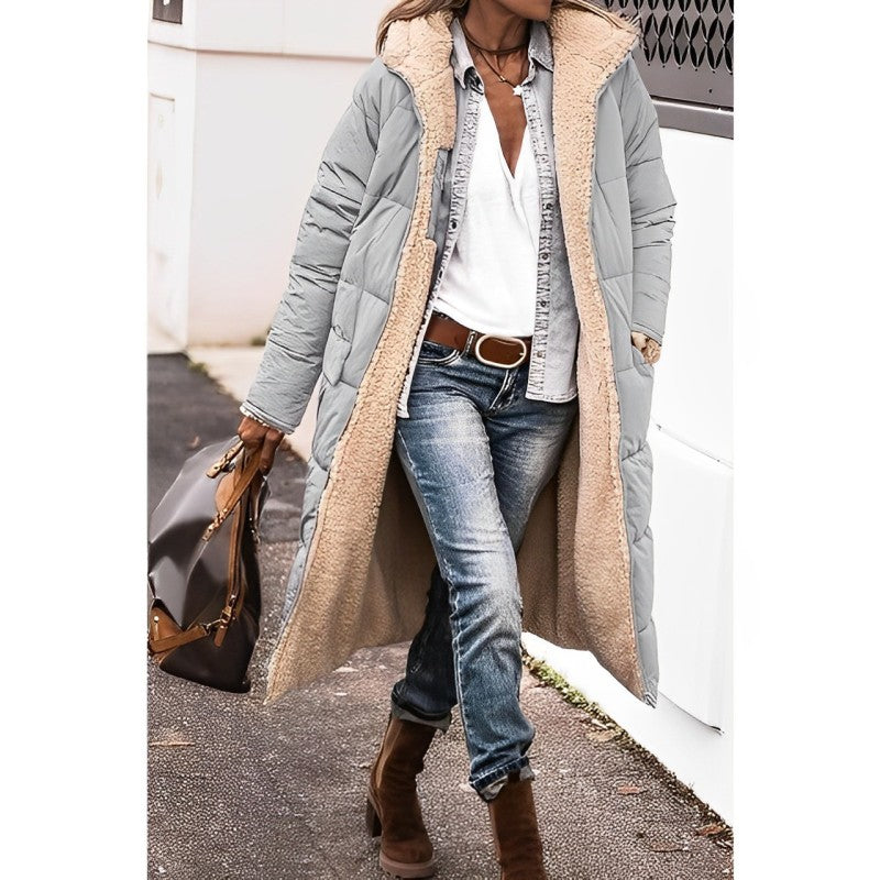 Cappotto lungo con cappuccio e interno teddy — Cappotto caldo invernale