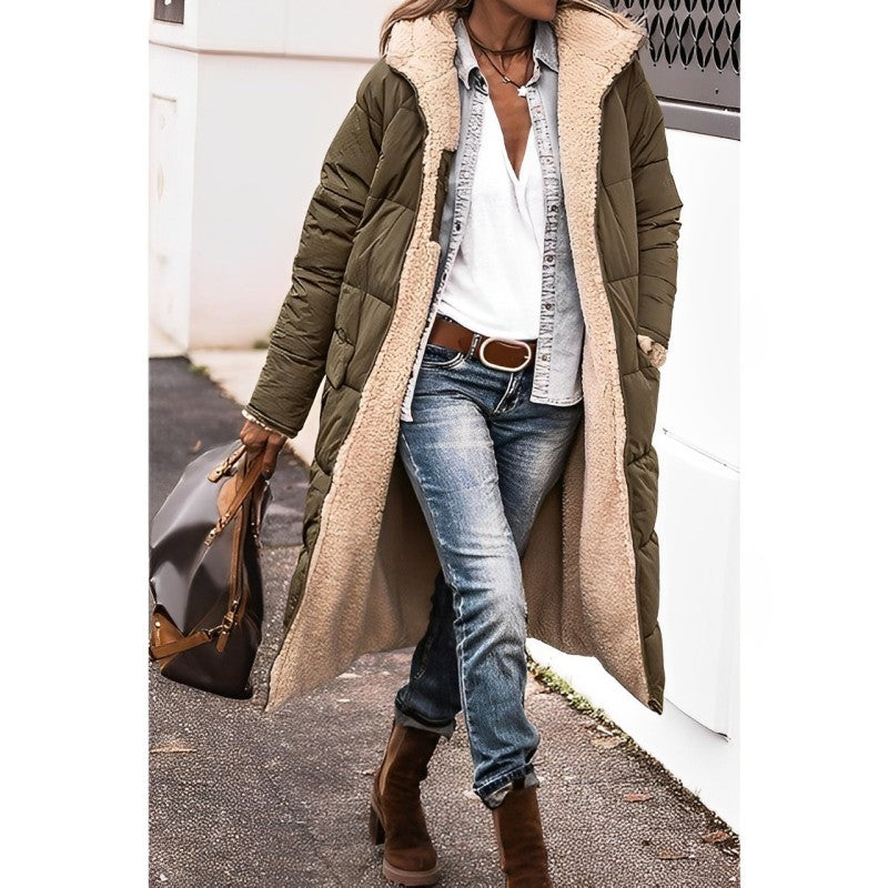 Cappotto lungo con cappuccio e interno teddy — Cappotto caldo invernale