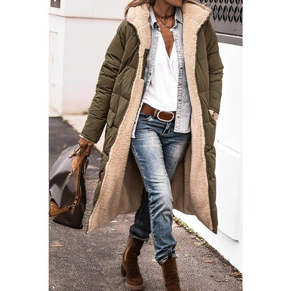 Cappotto lungo con cappuccio e interno teddy — Cappotto caldo invernale