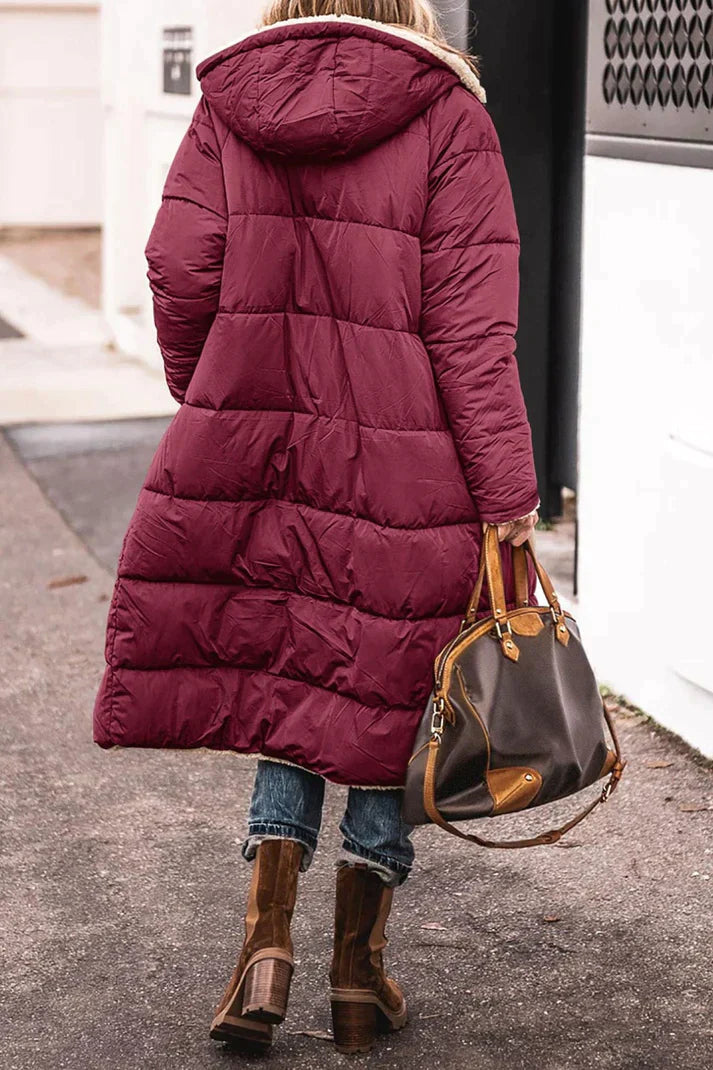 Cappotto lungo con cappuccio e interno teddy — Cappotto caldo invernale