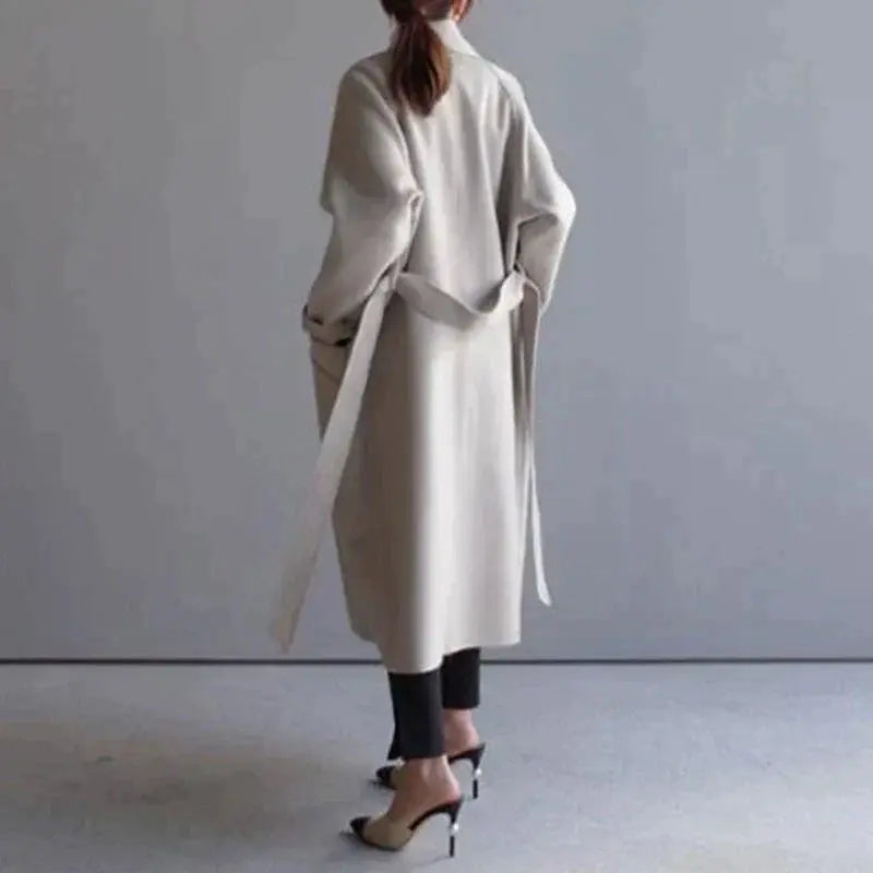 Cappotto lungo in lana — Cappotto classico e caldo invernale