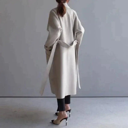 Cappotto lungo in lana — Cappotto classico e caldo invernale