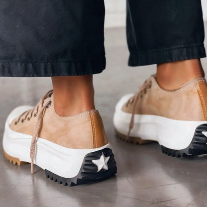 Sneakers comode con supporto dell'arco — Scarpe leggere da giorno