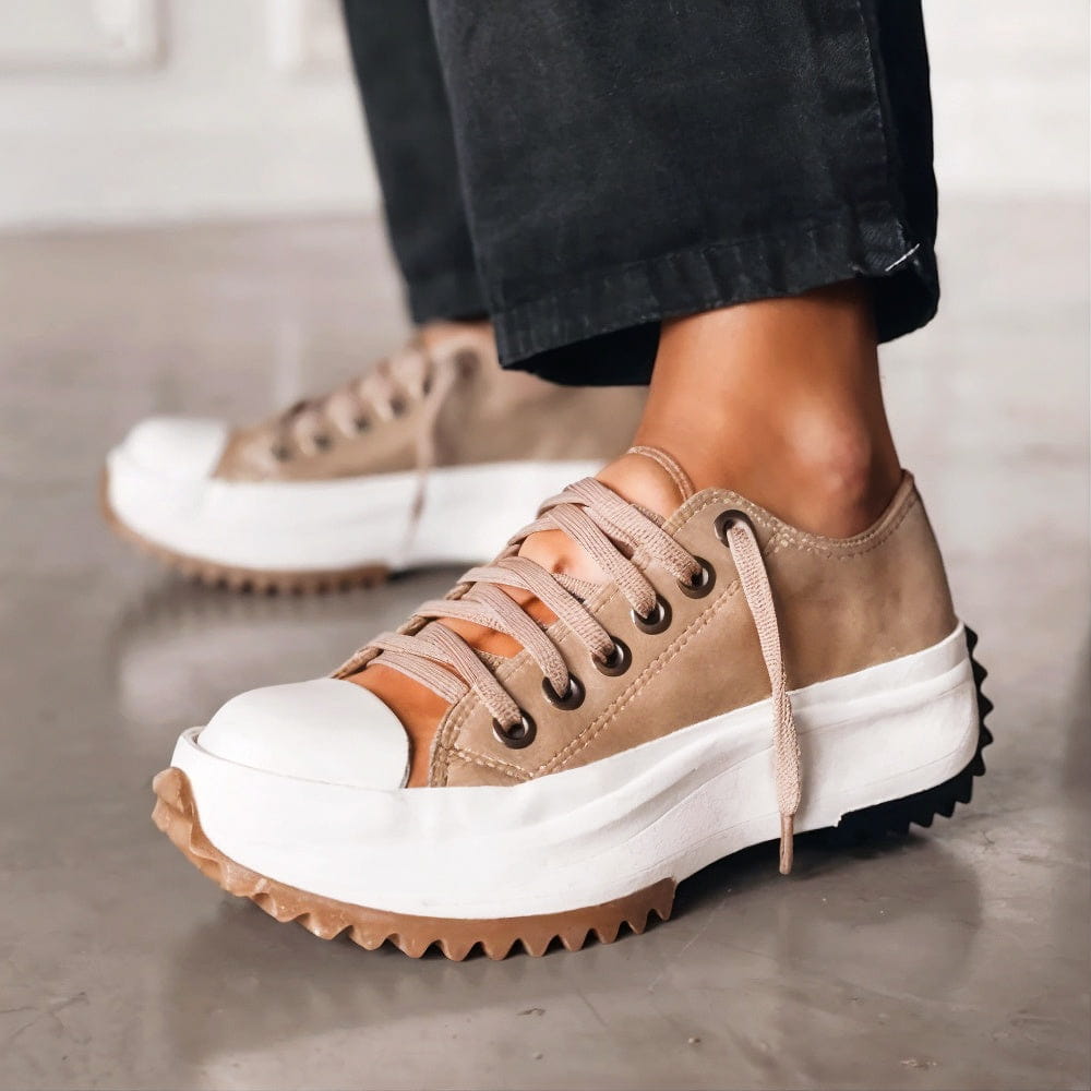 Sneakers comode con supporto dell'arco — Scarpe leggere da giorno