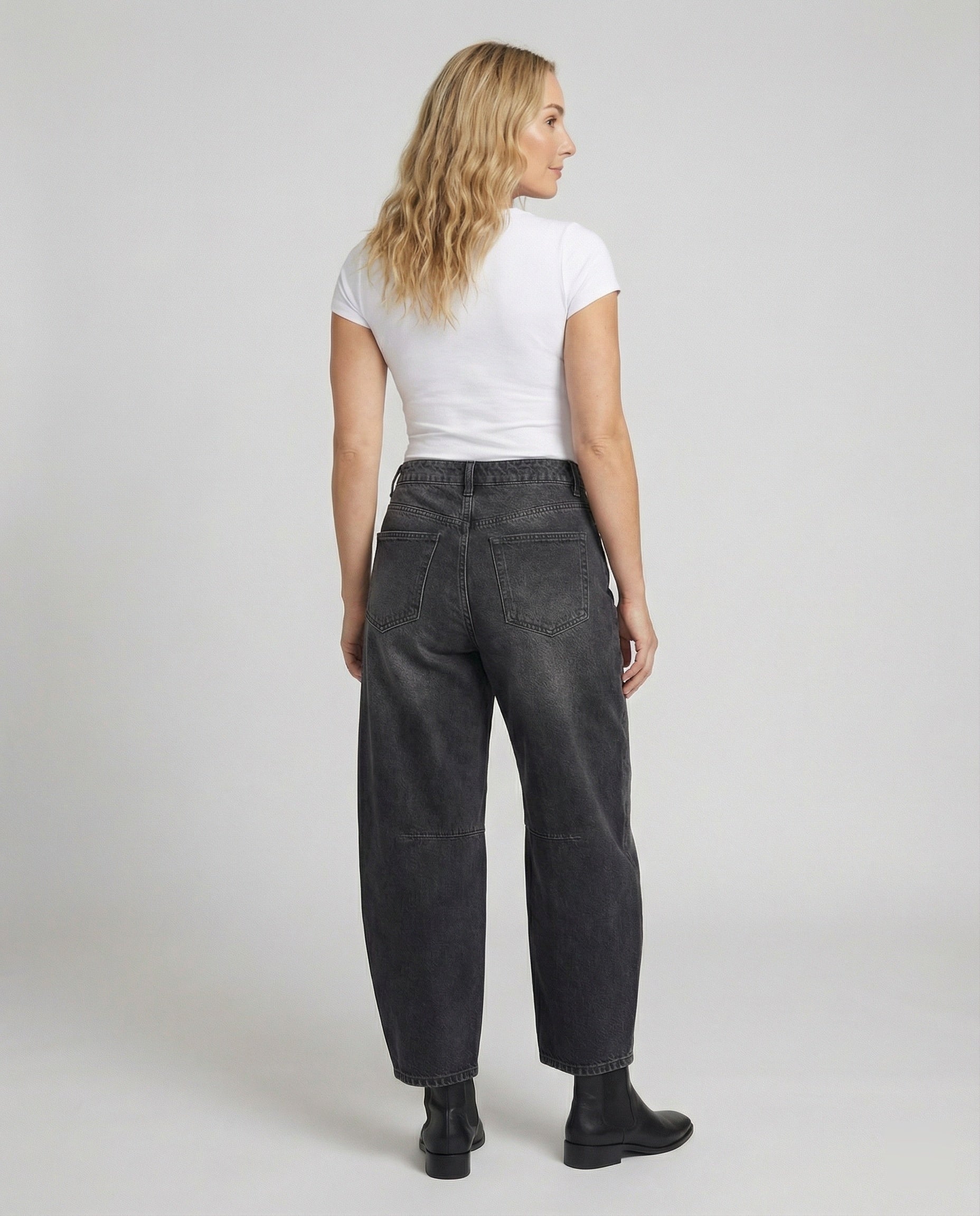 Jeans barrel a vita media — Jeans comodi dal taglio leggermente a zampa