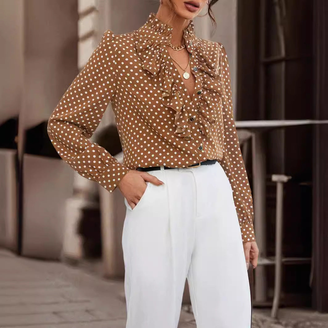 Blusa di lino a collo alto con volant e bottoni — Blusa marrone a manica lunga