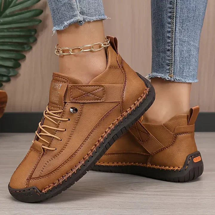Zapatillas de cuero para mujer en marrón, sin cordones