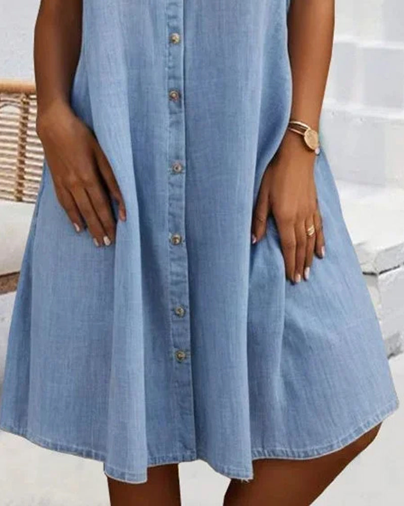 Abito camicia effetto denim leggero — Abito con bottoni e manica arrotolabile