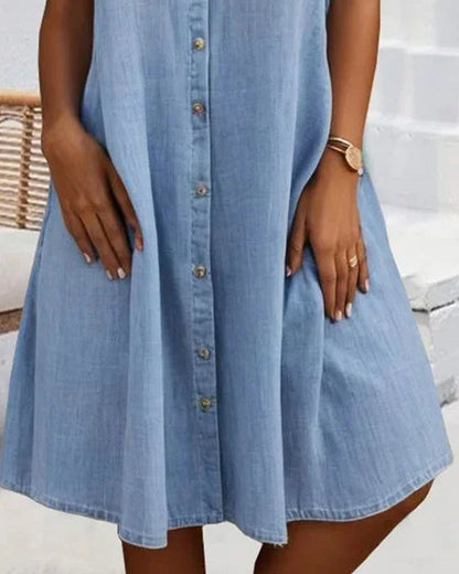 Abito camicia effetto denim leggero — Abito con bottoni e manica arrotolabile