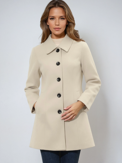 Cappotto di lana con bottoni, taglio aderente e collo classico — Cappotto invernale elegante