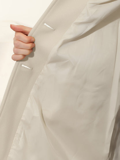 Cappotto di lana con bottoni, taglio aderente e collo classico — Cappotto invernale elegante