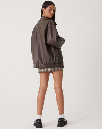 Giacca oversize in ecopelle — Giacca effetto pelle di stile moderno